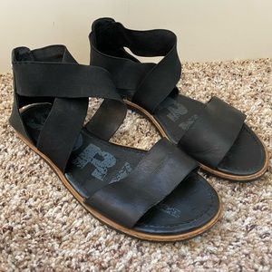 Sorel Ella Black Strappy Sandals